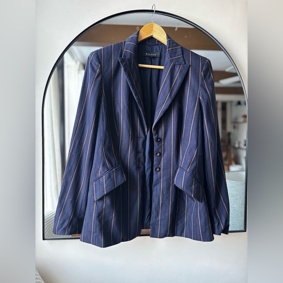 Escada Jackets & Blazers - ESCADA|  Women's Navy Striped wool/ silk blazer | size 38